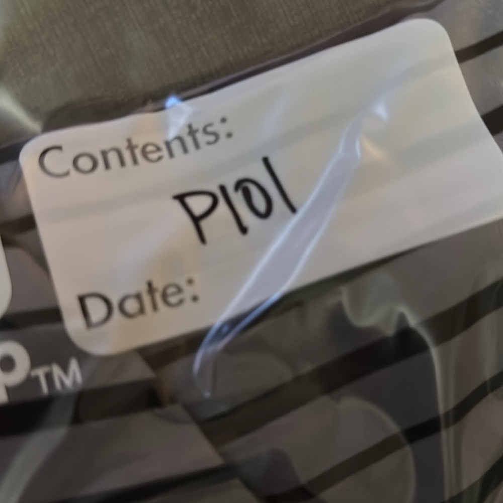 Athleta Charcoal and Light Gray Striped Capri Leggings Size XL - Picture 6 of 6